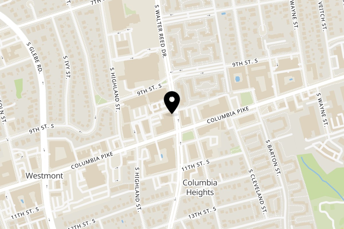 Map showing the location of Los Chamacos Mexican Restaurant on 922 S Walter Reed Dr in Arlington